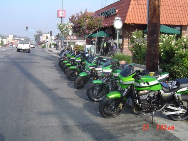 http://img.photobucket.com/albums/v317/ZRX61/Sunday%20Rides/Sundayride002.jpg