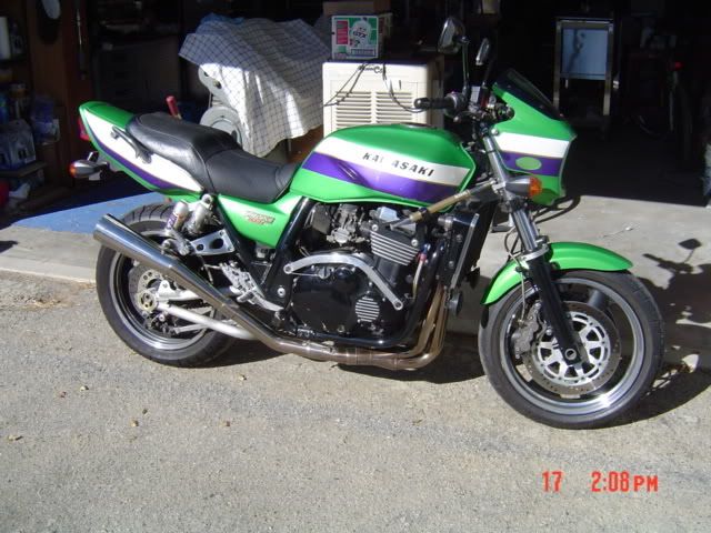 http://img.photobucket.com/albums/v317/ZRX61/Sunday%20Rides/ZRXNovember08001.jpg