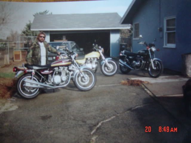 http://img.photobucket.com/albums/v317/ZRX61/Vehicles/stuff5002.jpg