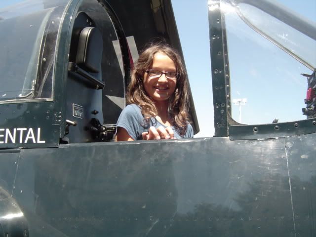 http://img.photobucket.com/albums/v317/ZRX61/Warbirds/7-2-09071.jpg