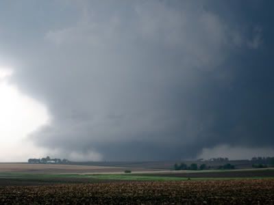 tornado pics f5. (F5 tornado) May 25, 2008)