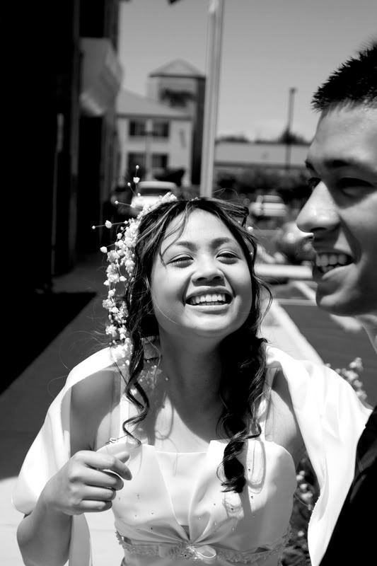 IMAGE: http://img.photobucket.com/albums/v317/bdpAKAknox/weddingONE045_1.jpg