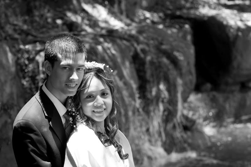 IMAGE: http://img.photobucket.com/albums/v317/bdpAKAknox/weddingTWO019_1.jpg