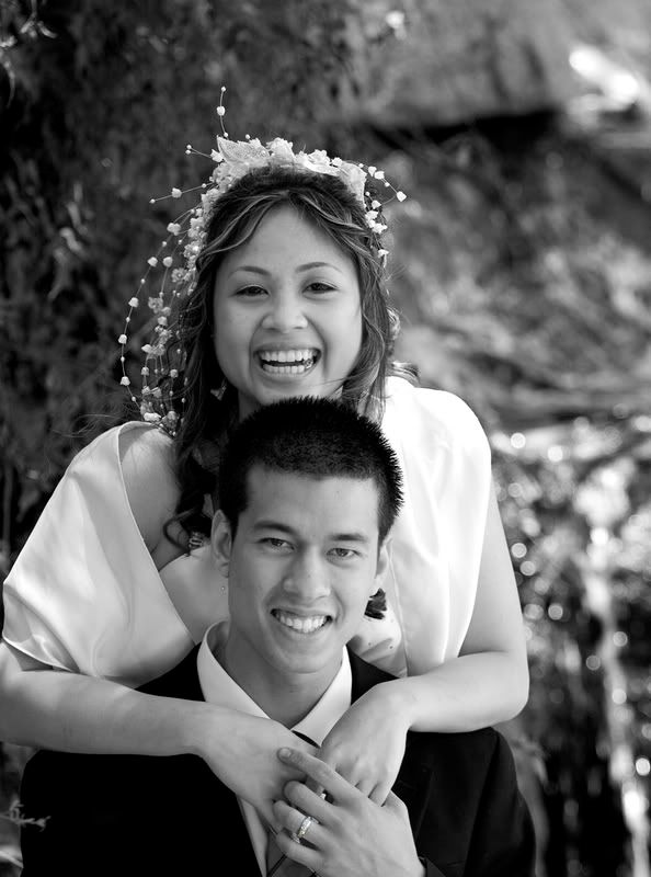IMAGE: http://img.photobucket.com/albums/v317/bdpAKAknox/weddingTWO021_1.jpg