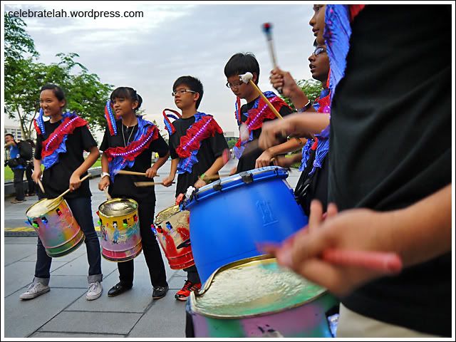 i Light Marina Bay Launch Drummers