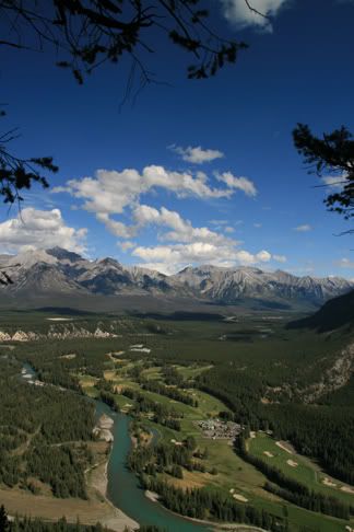 IMAGE: http://img.photobucket.com/albums/v319/nutsaqz/200plusabouvegolf.jpg