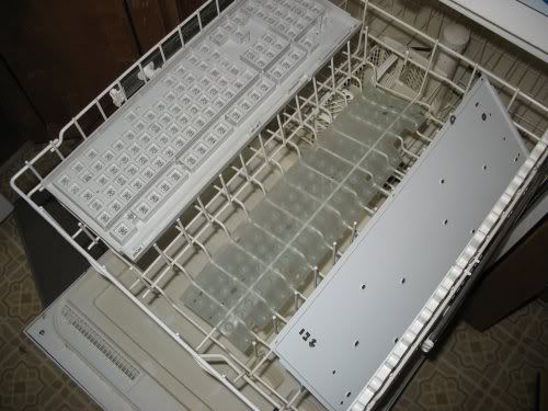 keyboard_in_dishwasher.jpg