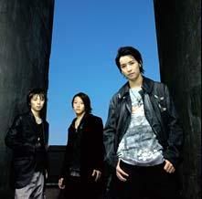 oh my god. i feel as if i'm in the period of 'Try Your Emotion'. keita's hair!!