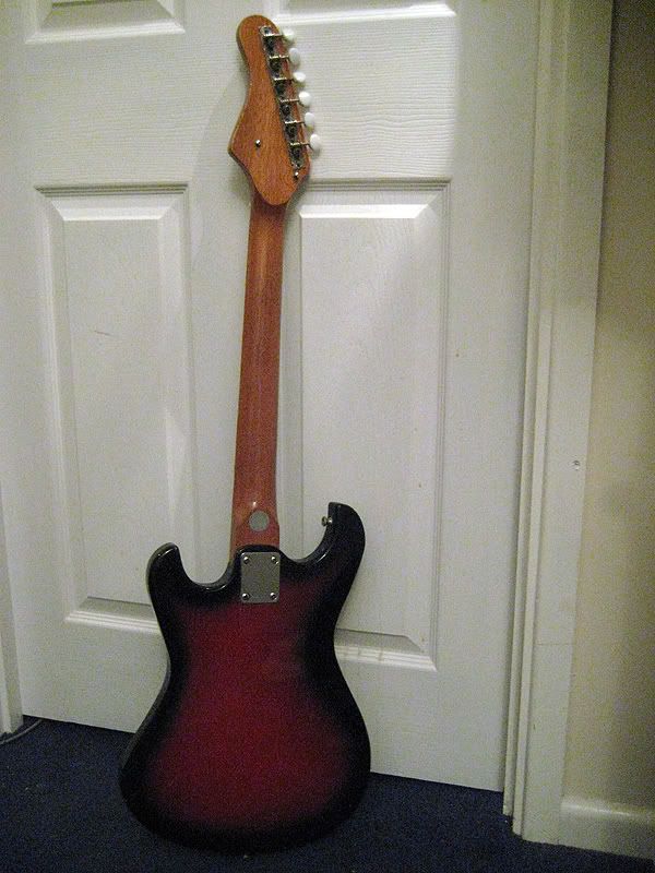 http://img.photobucket.com/albums/v320/vaicine/guitar/guitar-015.jpg