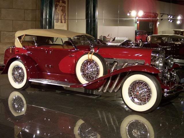 800px-Duesenberg_Convertible_SJ_LA_Grand_Dual-Cowl_Phaeton_1935-2.jpg