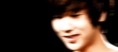 http://img.photobucket.com/albums/v321/kiwigirl15nz/GIFS/Super%20Junior/Yesung/yesung_crying.gif