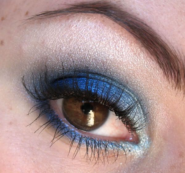bluevelveteye.jpg