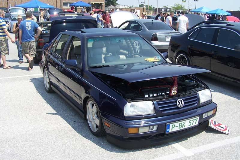 http://img.photobucket.com/albums/v323/vdubjettaman/98%20Jetta%20VR6/me.jpg