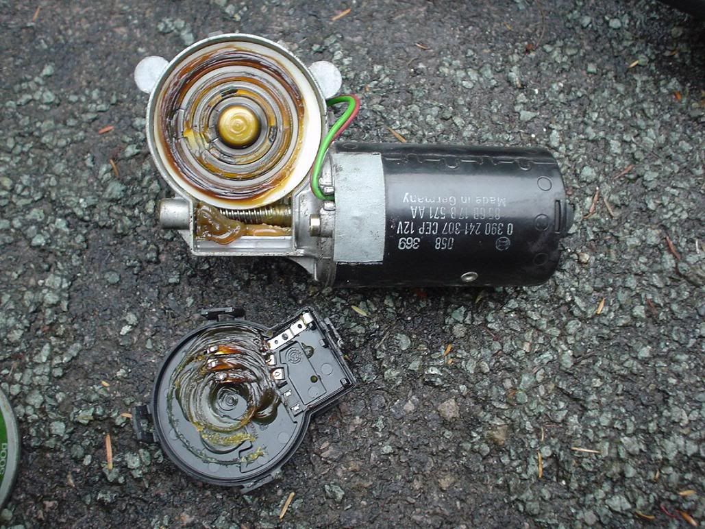 Blowing windscreen wiper fuses any ideas? Technical Problems