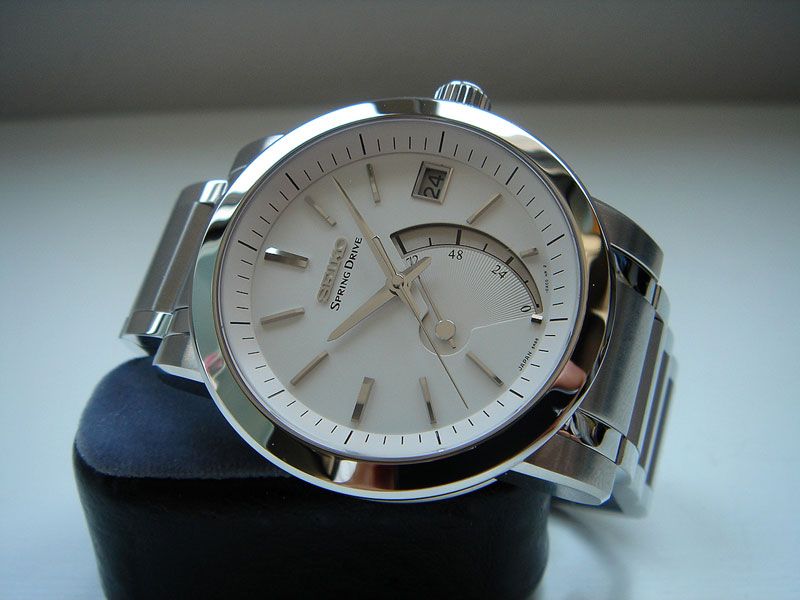 http://img.photobucket.com/albums/v327/Tungsak/Seiko%20Spring%20Drive/1694b8f9.jpg