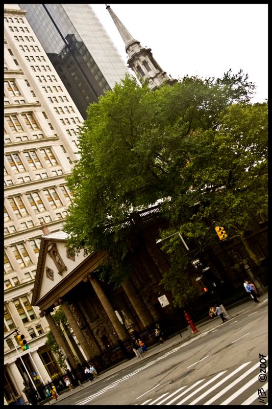 IMAGE: http://img.photobucket.com/albums/v328/AudibleSilence/NYC%20Streets/St.PaulsChapel.jpg