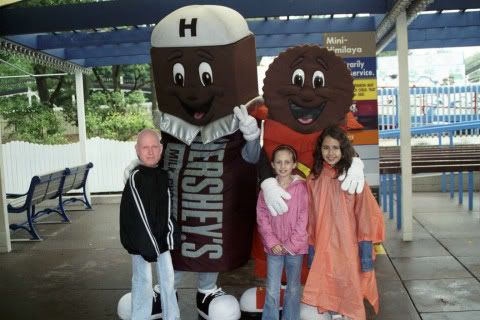 Hersheypicturewithcharacters.jpg