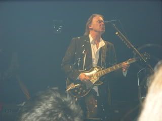 http://img.photobucket.com/albums/v329/Conckers/NeilYoung006.jpg