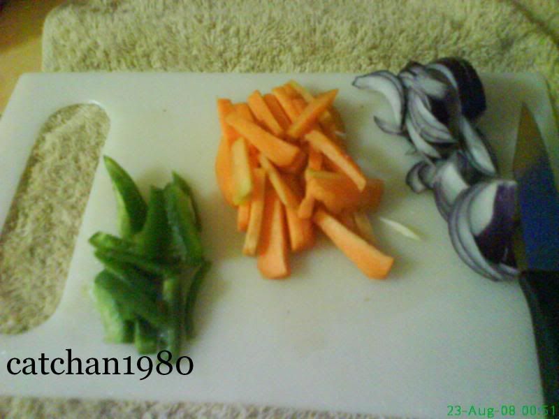 1. Slice veggies into thin strips