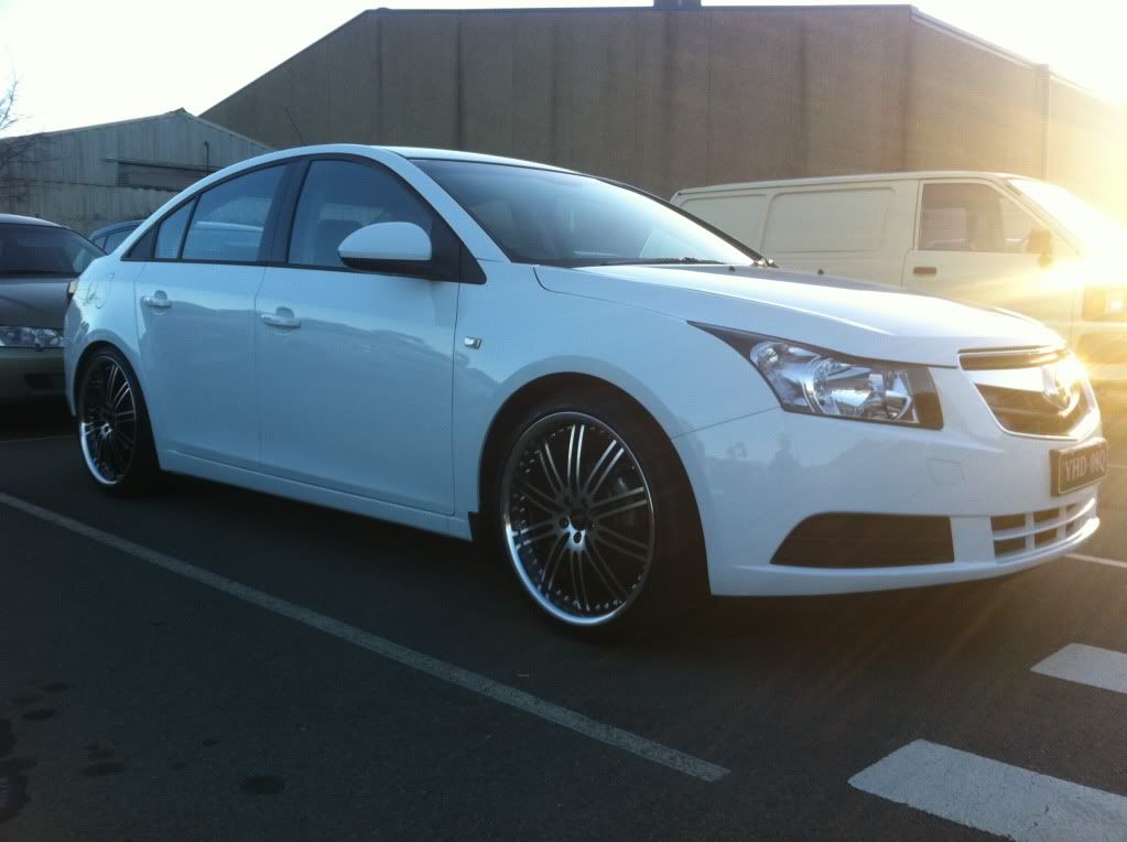 2010 HOLDEN CRUZE CD REVIEW visual data 2