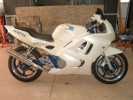 http://img.photobucket.com/albums/v332/redlinegsr94/cbr3.jpg