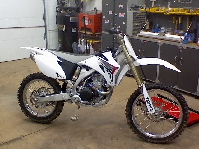 http://img.photobucket.com/albums/v332/redlinegsr94/yz450.jpg