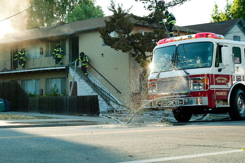 IMAGE: http://img.photobucket.com/albums/v333/surfkahakai/Misc/e60500ee.jpg