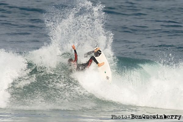 IMAGE: http://img.photobucket.com/albums/v333/surfkahakai/Surfing/2006unknownscripps.jpg