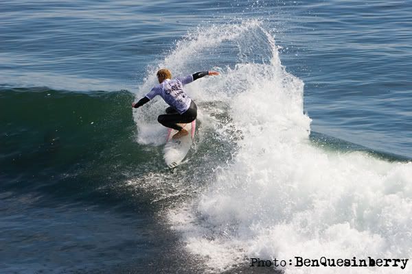 IMAGE: http://img.photobucket.com/albums/v333/surfkahakai/Surfing/20071009_coldwater009.jpg