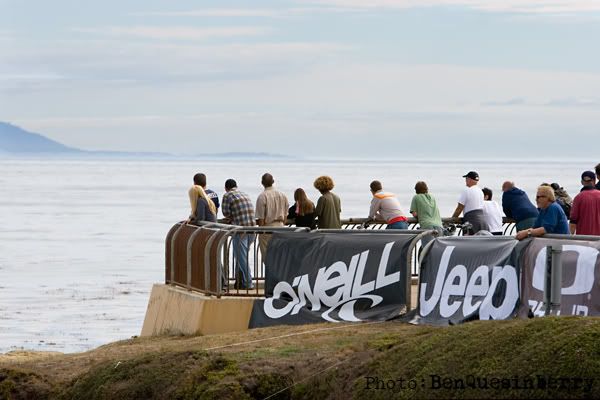 IMAGE: http://img.photobucket.com/albums/v333/surfkahakai/Surfing/20071009_coldwater019.jpg