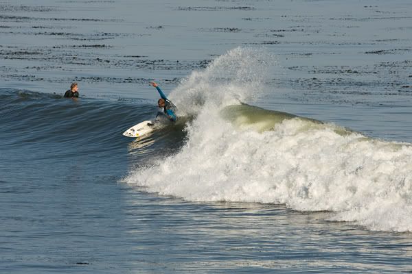 IMAGE: http://img.photobucket.com/albums/v333/surfkahakai/Surfing/20080416_hook002.jpg