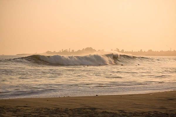 IMAGE: http://img.photobucket.com/albums/v333/surfkahakai/Surfing/20080502_26th003.jpg