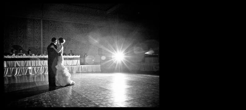 IMAGE: http://img.photobucket.com/albums/v333/surfkahakai/wedding3.jpg