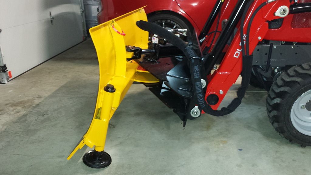 MF GC1720 w/ FEL Mounted Hydraulic Snowblade & Diverter Valve