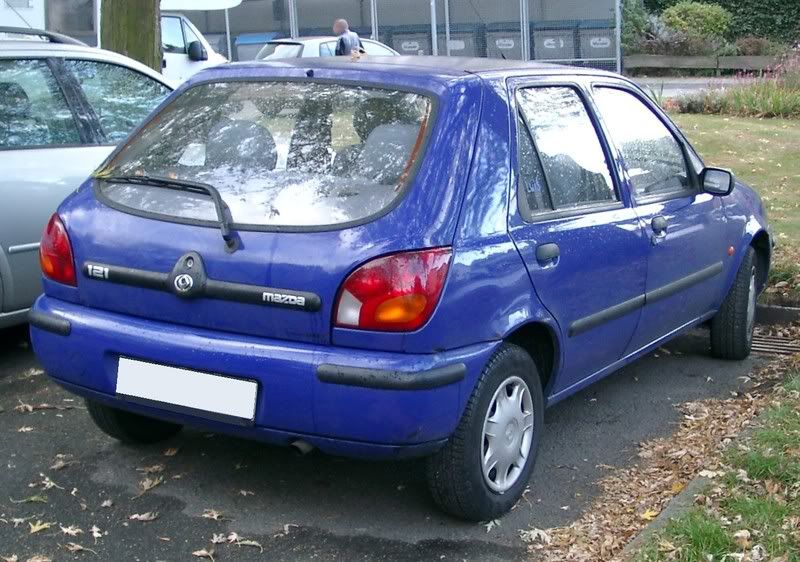 Mazda_121_rear_20071019.jpg