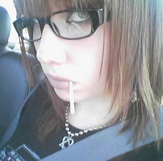 <img:http://img.photobucket.com/albums/v337/HIMobsessedfreak/sexyemoglassesincarhairdid.bmp>