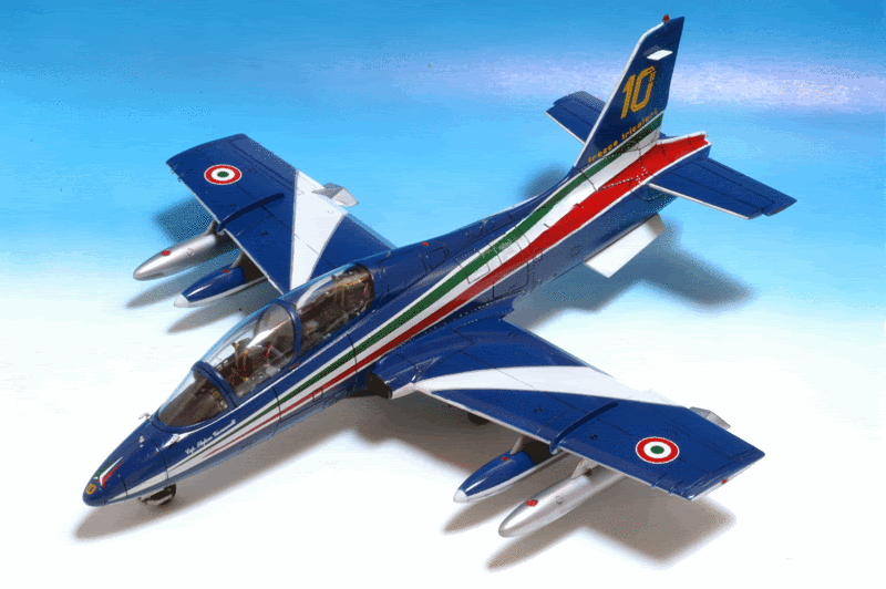 mb-339-3-trecce-tricolori-4.gif