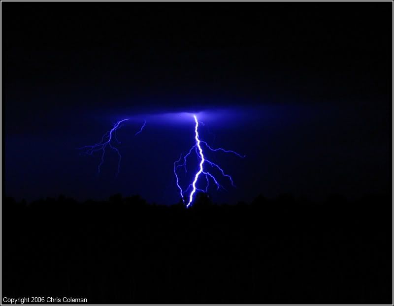 IMAGE: http://img.photobucket.com/albums/v337/graphix_design/lightningshow2.jpg