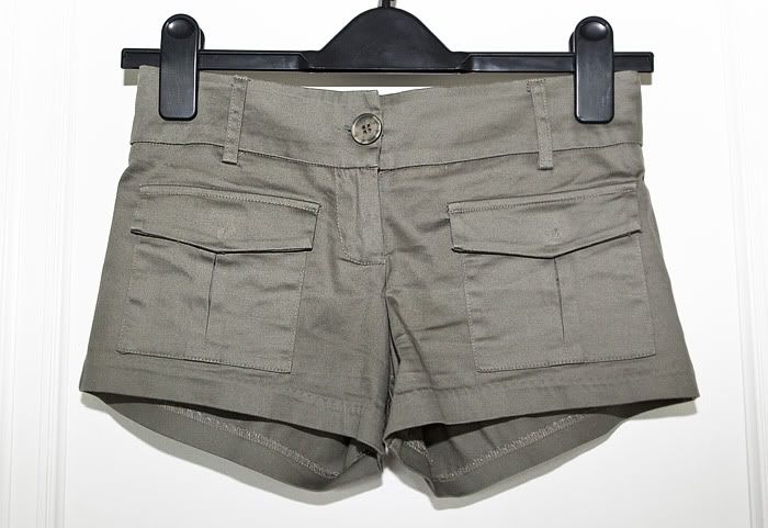 (SOLD) khaki shorts