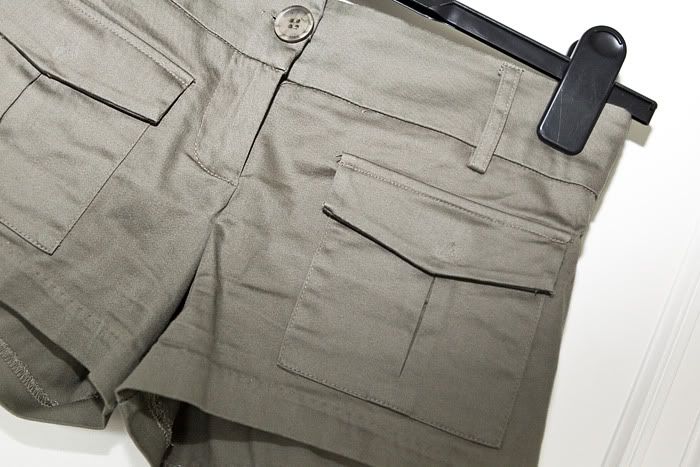 (SOLD) khaki shorts