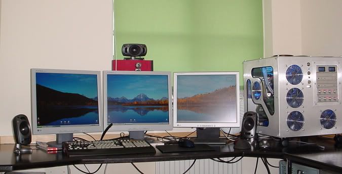 Desk.jpg