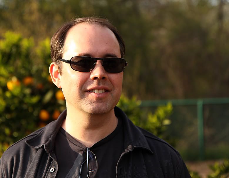 IMAGE: http://img.photobucket.com/albums/v345/zsolo/Canon/2011_02_05_JT/DPP_0016_Jon.jpg