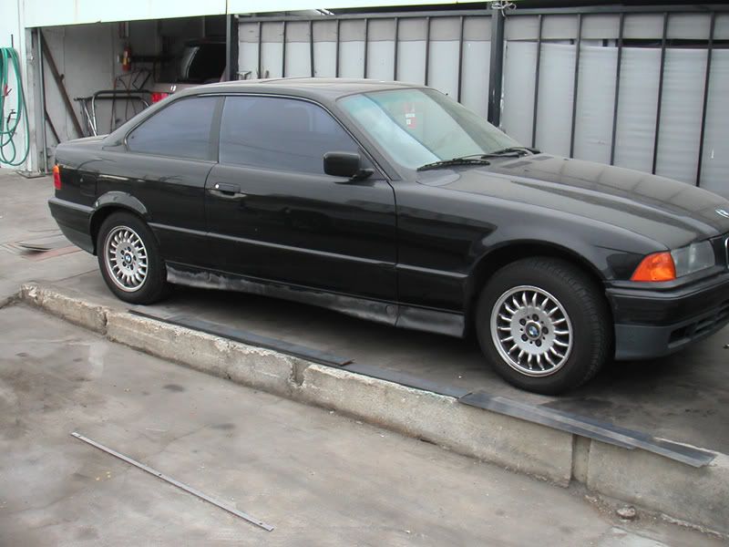 bmw318is01.jpg