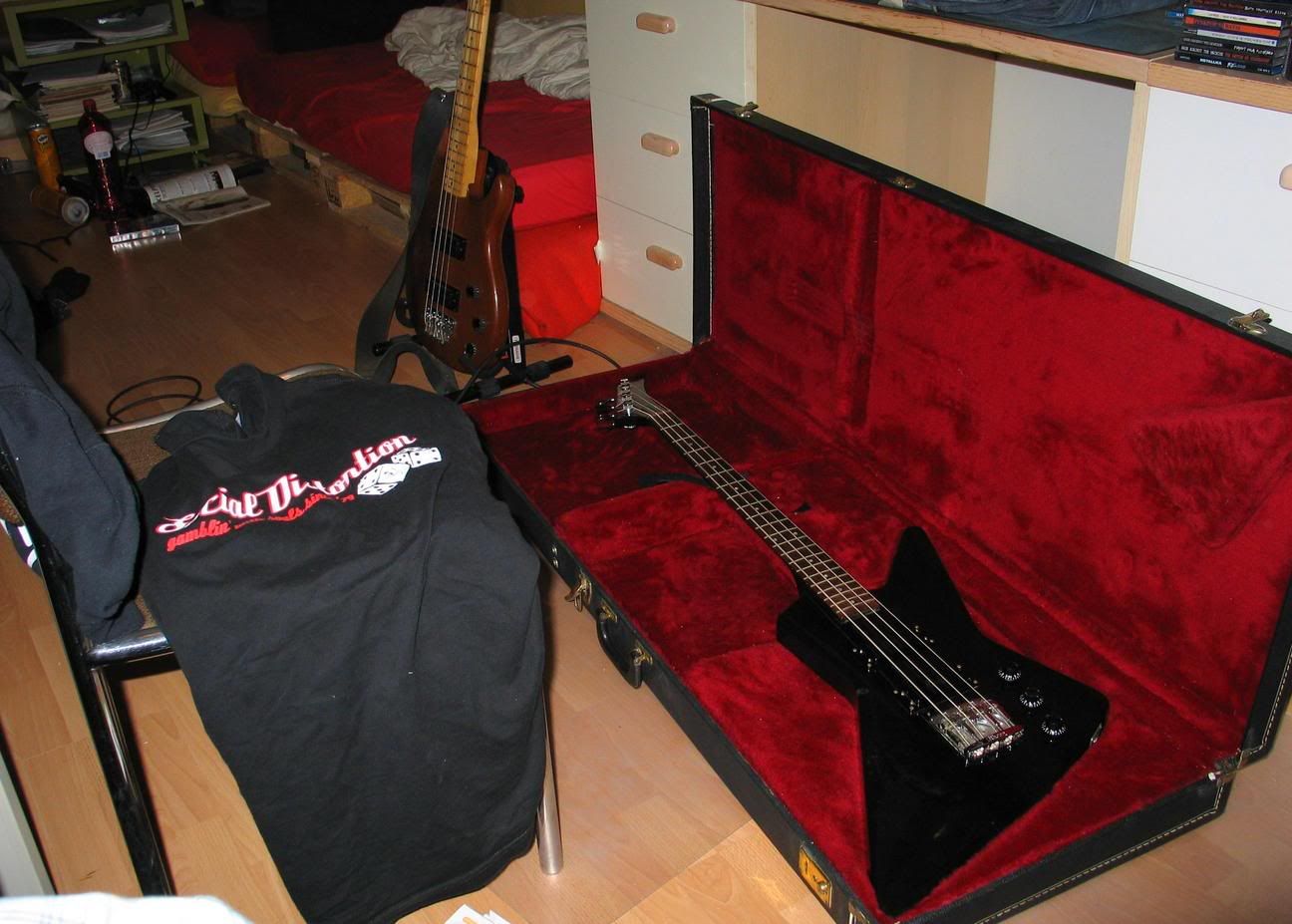 http://img.photobucket.com/albums/v348/evilweasel/kamer016.jpg