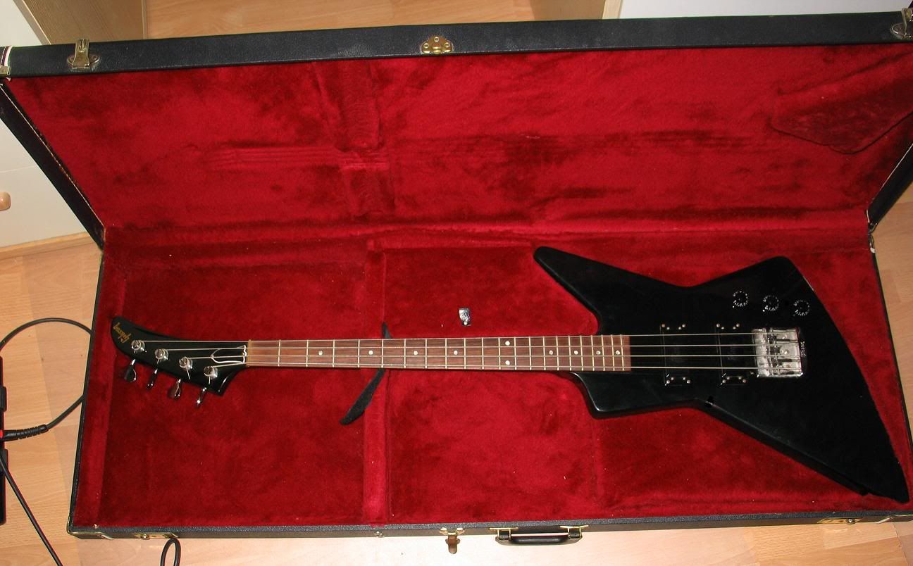 http://img.photobucket.com/albums/v348/evilweasel/nieuwbas.jpg