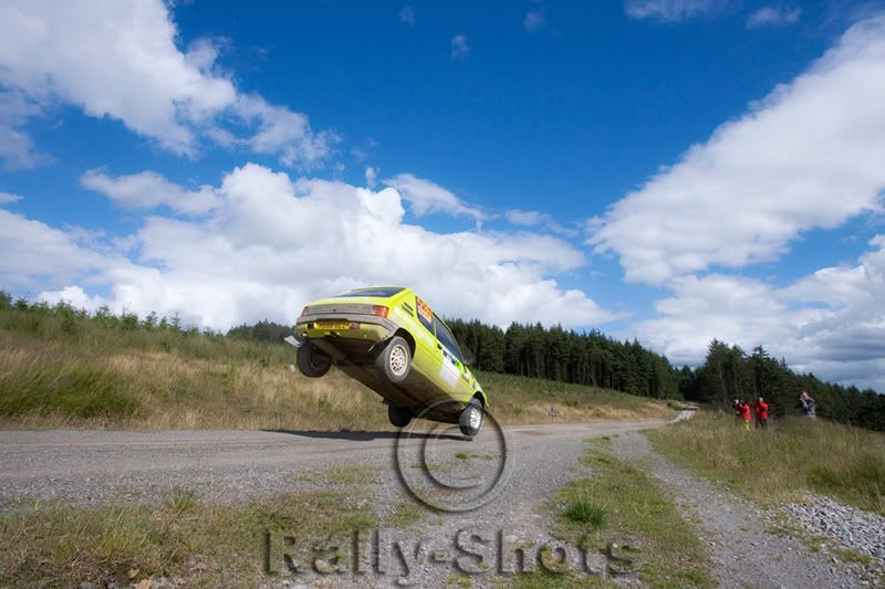 IMAGE: http://img.photobucket.com/albums/v35/jbanbury/1D2_3920.jpg