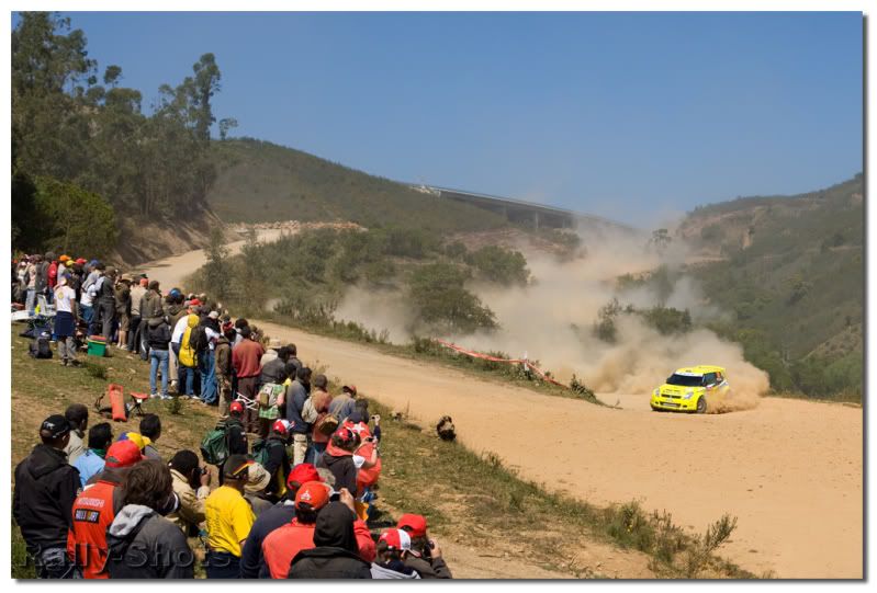 IMAGE: http://img.photobucket.com/albums/v35/jbanbury/1D3_5203.jpg