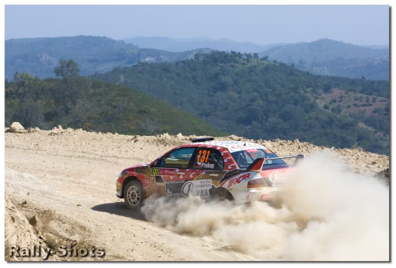 IMAGE: http://img.photobucket.com/albums/v35/jbanbury/1D3_5316.jpg