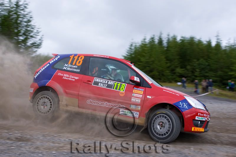 IMAGE: http://img.photobucket.com/albums/v35/jbanbury/1D3_6409.jpg