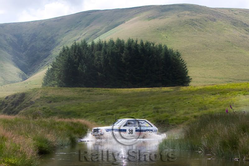 IMAGE: http://img.photobucket.com/albums/v35/jbanbury/1D3_7946.jpg